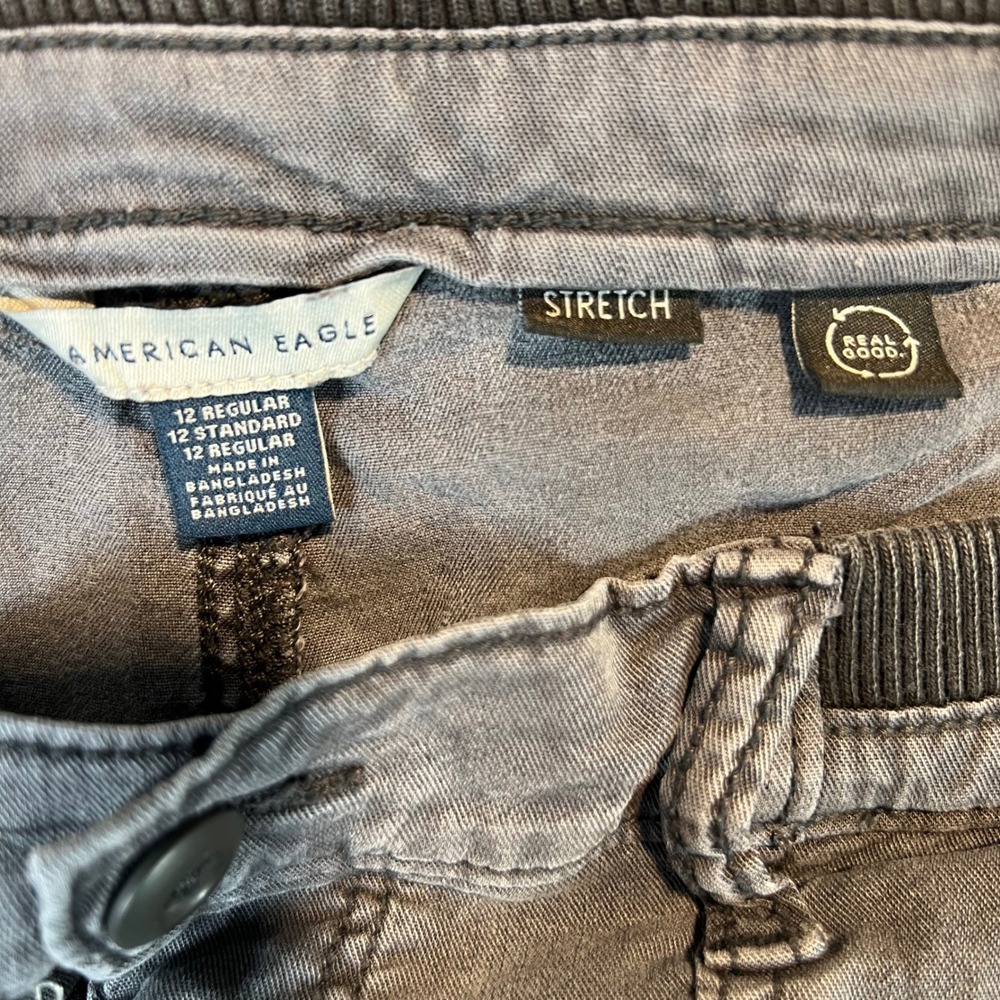 American Eagle Womens Grey Cargo Pants Wide Leg Stretch Size 12 Regular - Picture 2 of 10